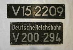 Lokschilder V 15 2209 und V 200 294 Hagenow Land